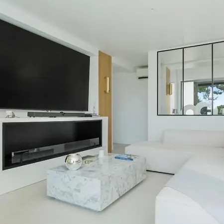 Villa Cap D'antibes Villa, 6 People, Sea View, Air Conditioning